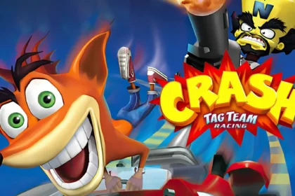 Crash Bandicoot conduce un kart mientras el Doctor Neo Cortex aparece al fondo en el arte promocional de Crash Tag Team Racing para GameCube